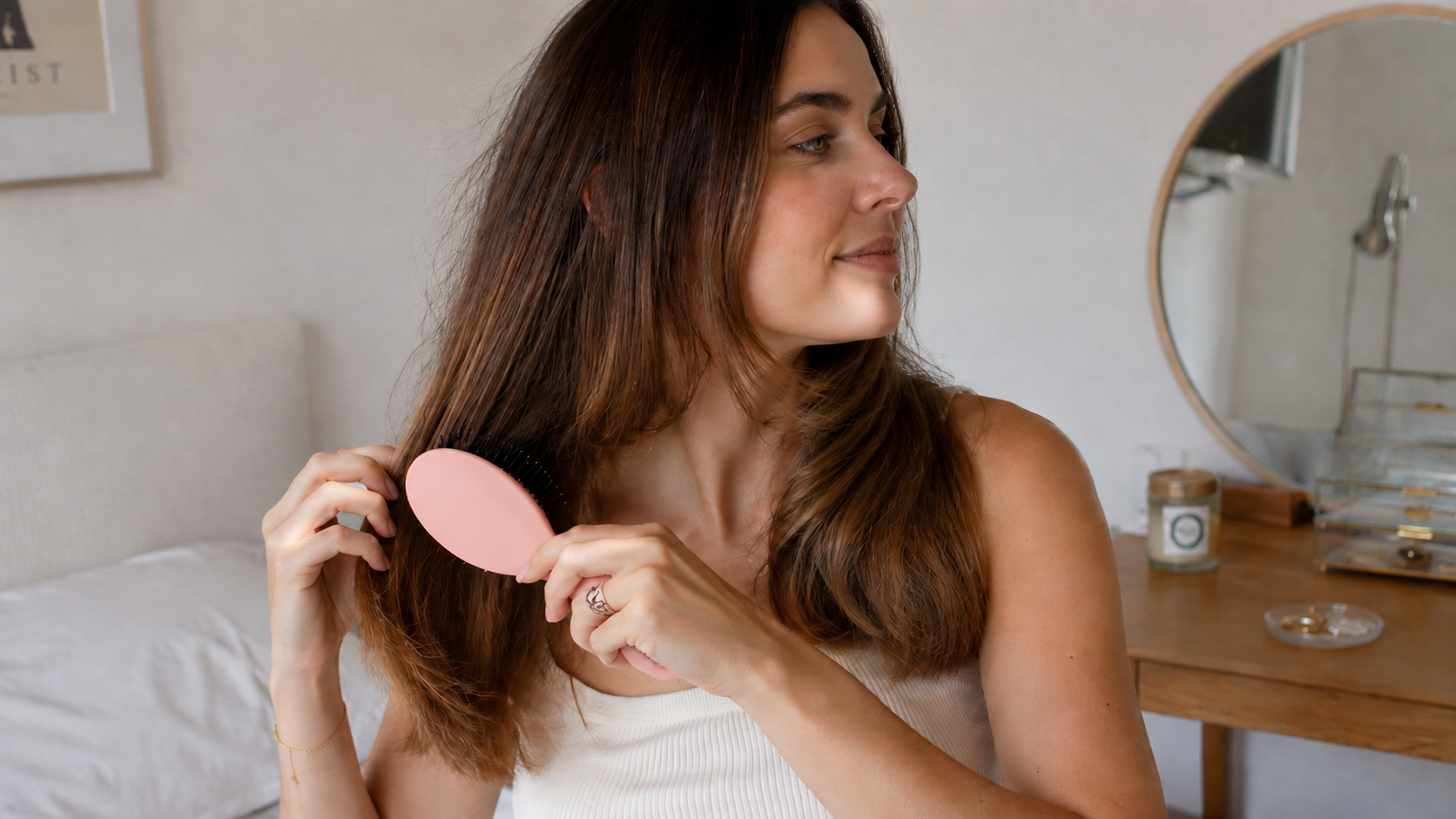Por qué tienes el pelo encrespado y cómo controlar el frizz de verdad (1)